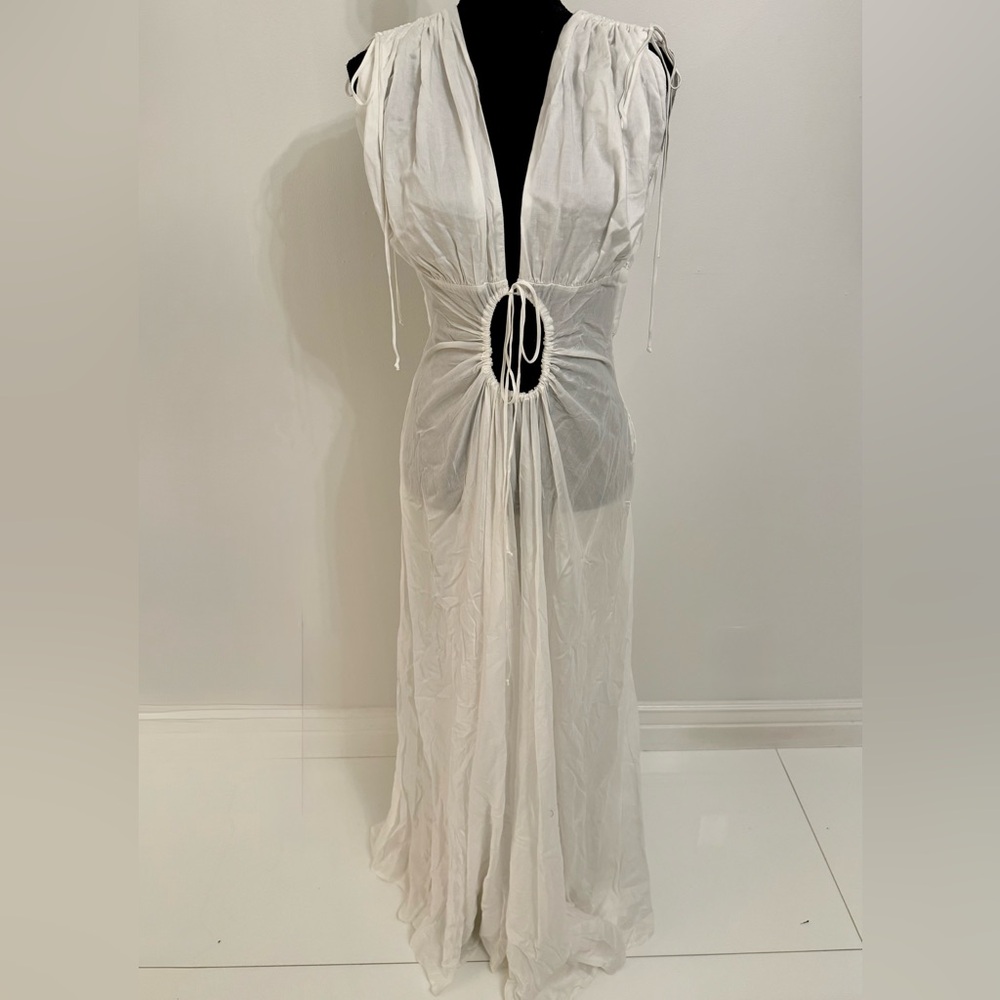 Gianni Bini White Flowy Beach Cover Up / Maxi Dress - Picture 3 of 10